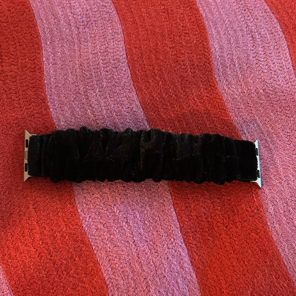 Scrunchie velvet Apple Watch strap 🎀